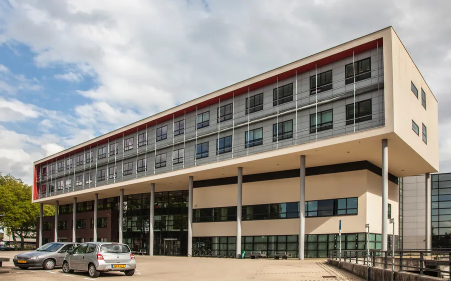 Gemeentehuis Moerdijk, Zevenbergen